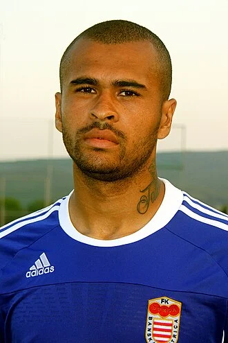 Dionatan Teixeira height profile photo