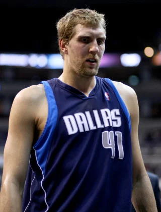 Dirk Nowitzki height profile photo