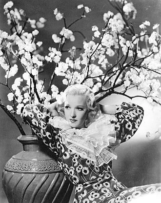 Dixie Lee height profile photo
