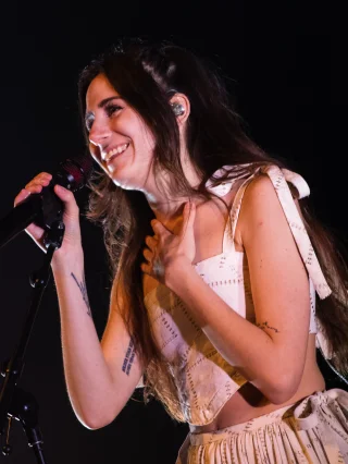 Dodie height profile photo