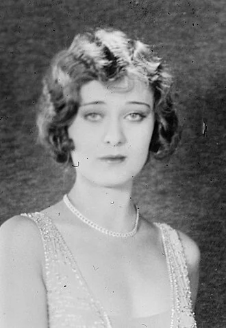 Dolores Costello height profile photo