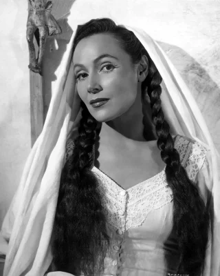 Dolores del Río height profile photo
