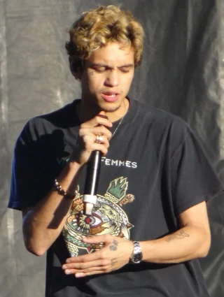 Dominic Fike height profile photo