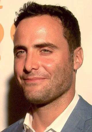 Dominic Fumusa height profile photo