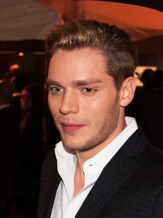 Dominic Sherwood height profile photo