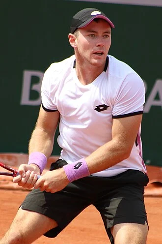Dominik Koepfer height profile photo