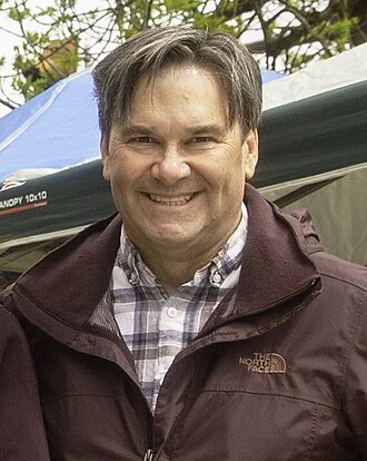 Don Davies height profile photo