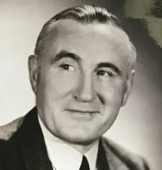 Donald Crisp height profile photo