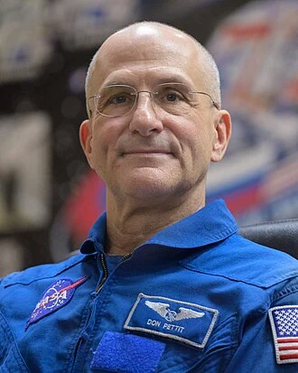 Donald Pettit height profile photo