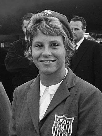Donna de Varona height profile photo
