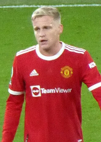 Donny van de Beek height profile photo