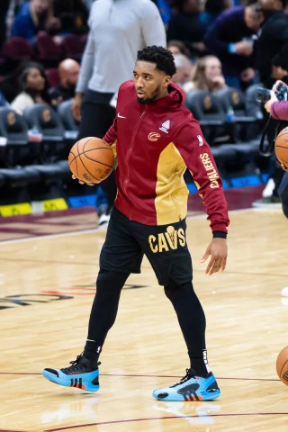 Donovan Mitchell height profile photo