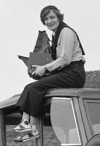 Dorothea Lange height profile photo