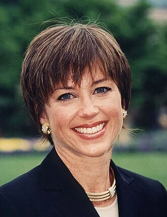 Dorothy Hamill height profile photo