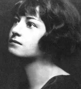 Dorothy Parker height profile photo