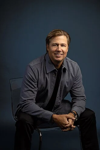 Doug Pitt height profile photo