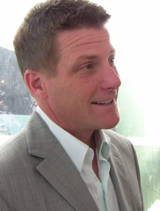 Doug Savant height profile photo