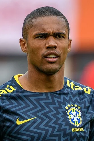 Douglas Costa height profile photo