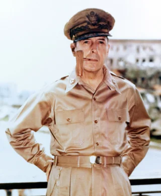 Douglas MacArthur height profile photo