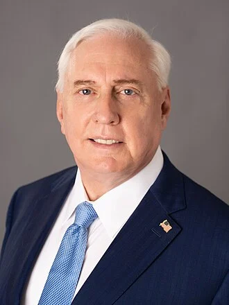 Douglas Macgregor height profile photo