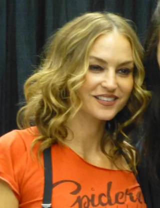 Drea de Matteo height profile photo