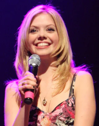 Dreama Walker height profile photo
