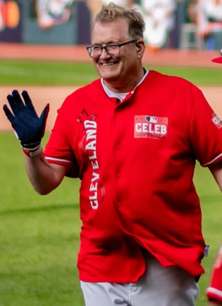 Drew Carey height profile photo