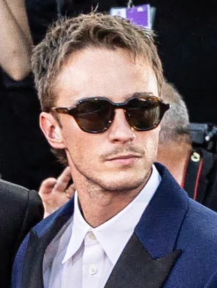 Drew Starkey height profile photo