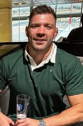 Dricus du Plessis height profile photo
