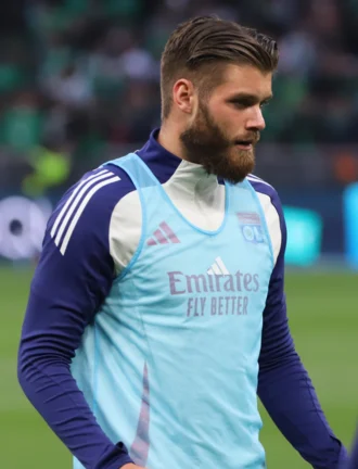 Duje Ćaleta-Car height profile photo