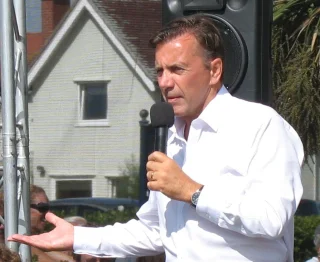 Duncan Bannatyne height profile photo