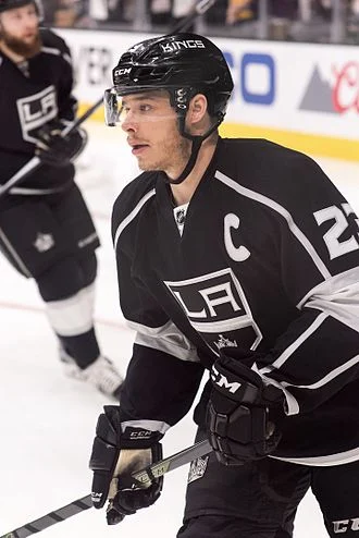 Dustin Brown (ice hockey) height profile photo