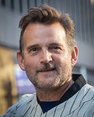 Dwier Brown height profile photo