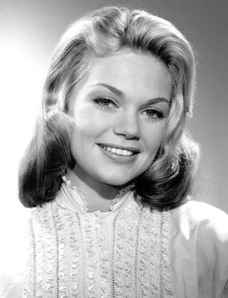 Dyan Cannon height profile photo