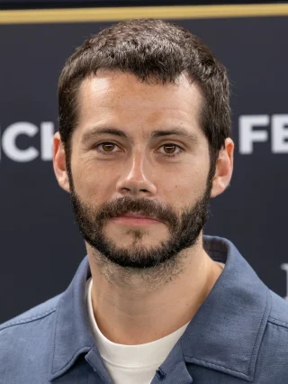 Dylan O'Brien height profile photo