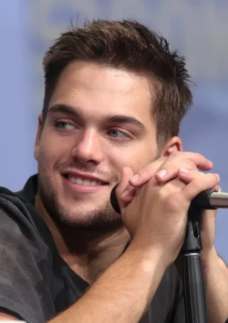 Dylan Sprayberry height profile photo