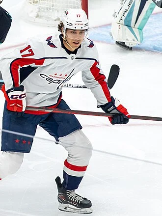 Dylan Strome height profile photo