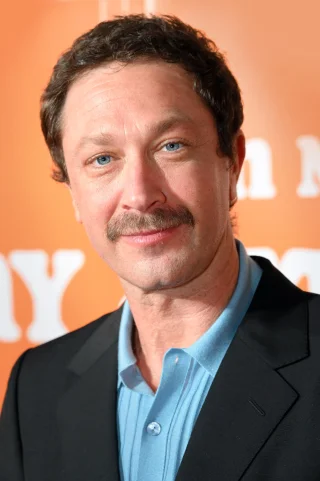 Ebon Moss-Bachrach height profile photo
