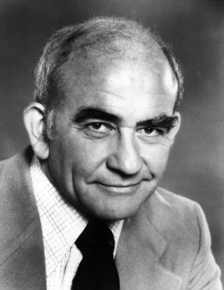 Ed Asner height profile photo
