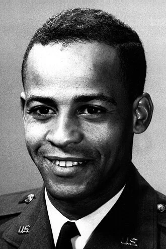 Ed Dwight height profile photo