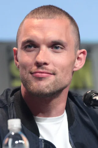 Ed Skrein height profile photo