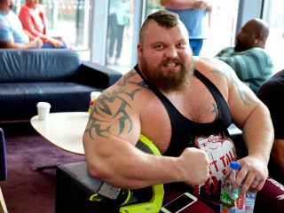 Eddie Hall height profile photo