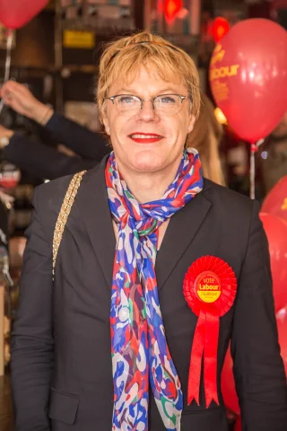 Eddie Izzard height profile photo