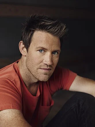 Eddie Perfect height profile photo