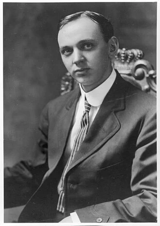 Edgar Cayce height profile photo