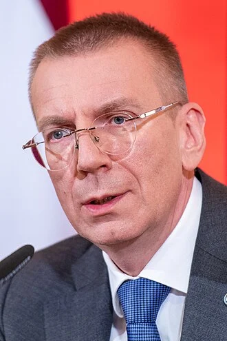 Edgars Rinkēvičs height profile photo