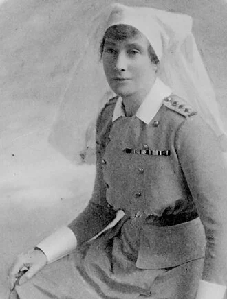 Edith Campbell height profile photo