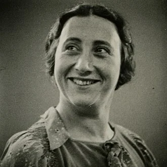 Edith Frank height profile photo