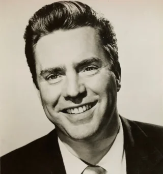 Edmond O'Brien height profile photo