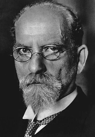 Edmund Husserl height profile photo